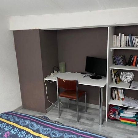 Joli Duplex En Centre Ville De 40M2 Climatise Истр Екстериор снимка