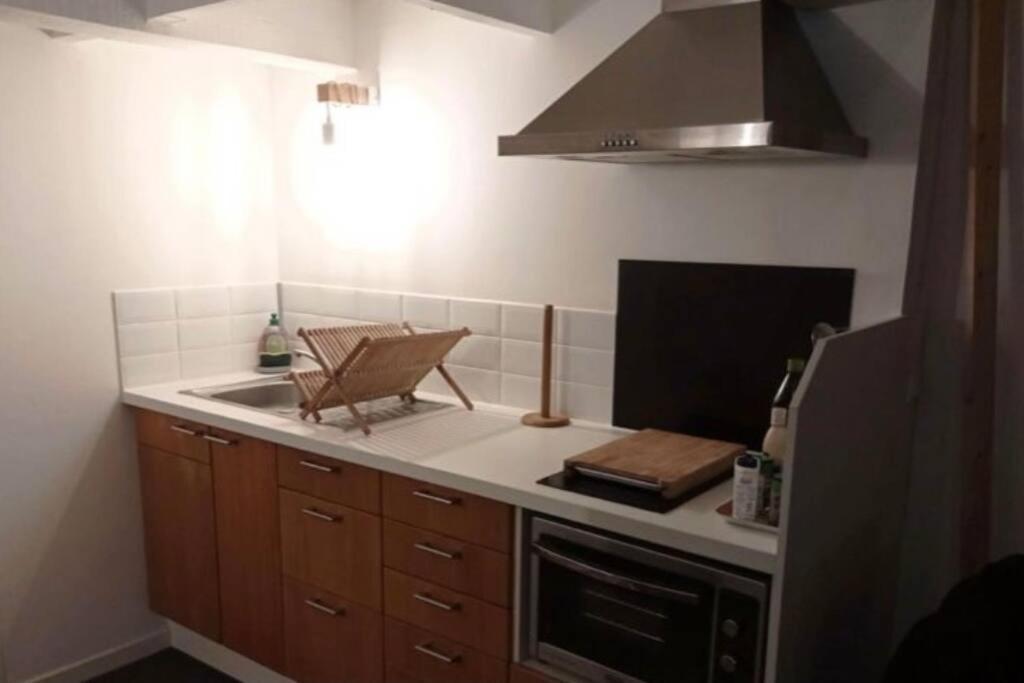 Joli Duplex En Centre Ville De 40M2 Climatise Истр Екстериор снимка